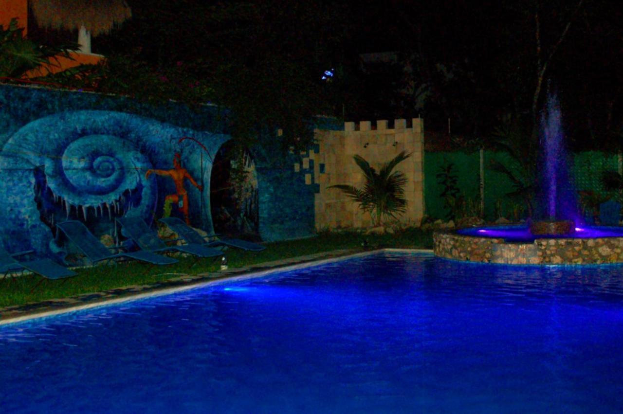 Axkan Tulum Luaran gambar